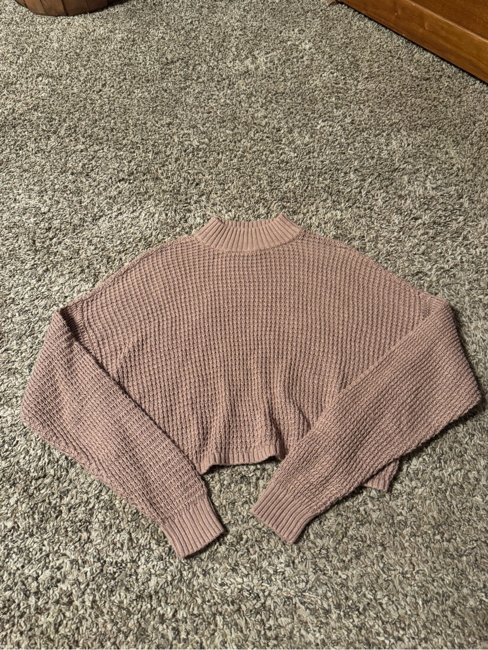 Hollister Cropped Mock Neck Sweater in Dusty Pink